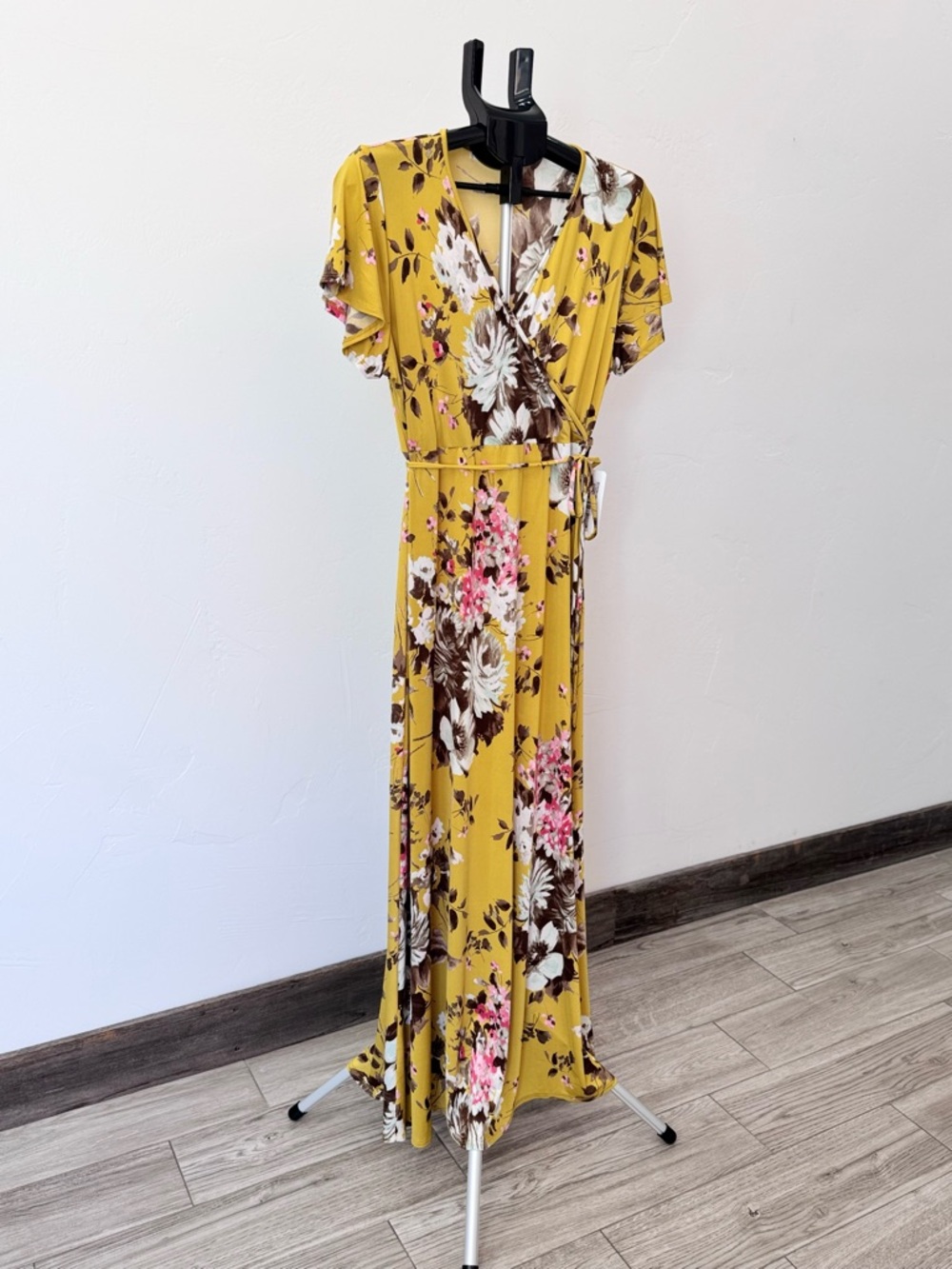 NWT Chris & Carol Mustard Floral Surplice True Neck Maxi Dress with Tie, Sz. L - Picture 2 of 7